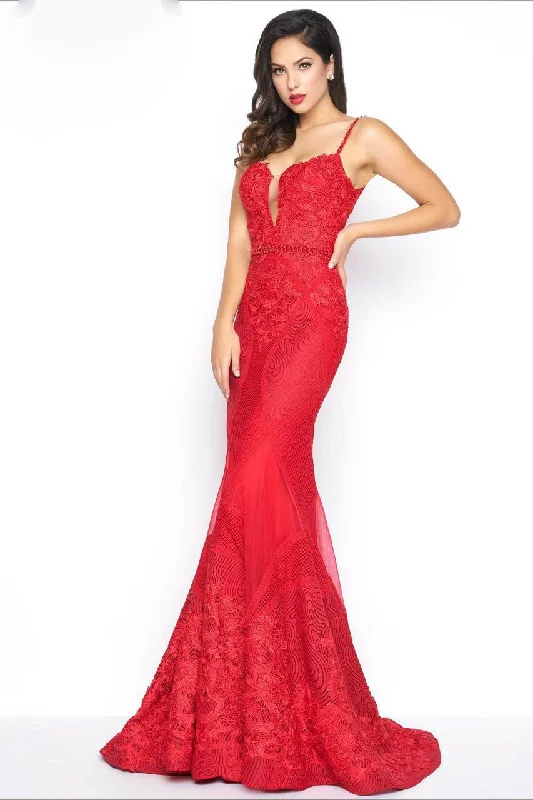 Budget Saver Mac Duggal Plunging Sweetheart Lace Mermaid Gown