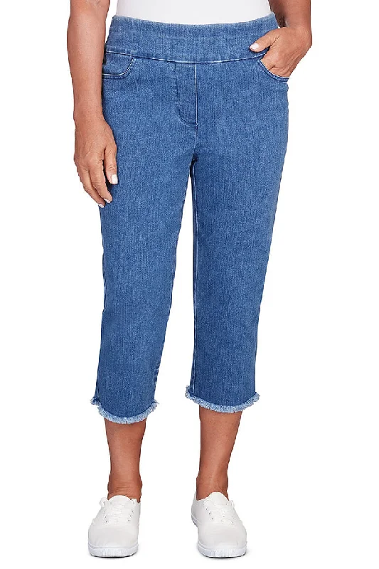 Fashionista Sale Petite Allure Frayed Denim Capri Pant