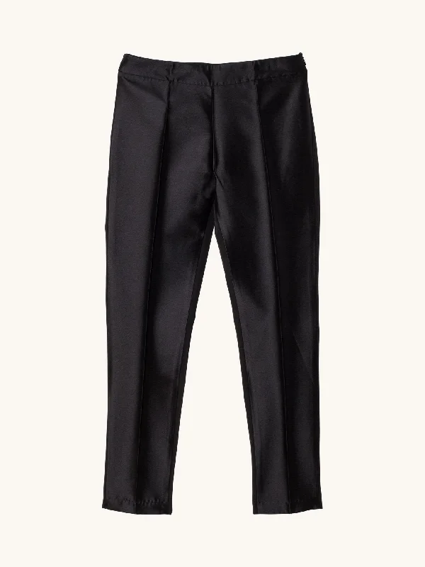 Contemporary Casual Deals 1/2 & 1/2 Pant in Black